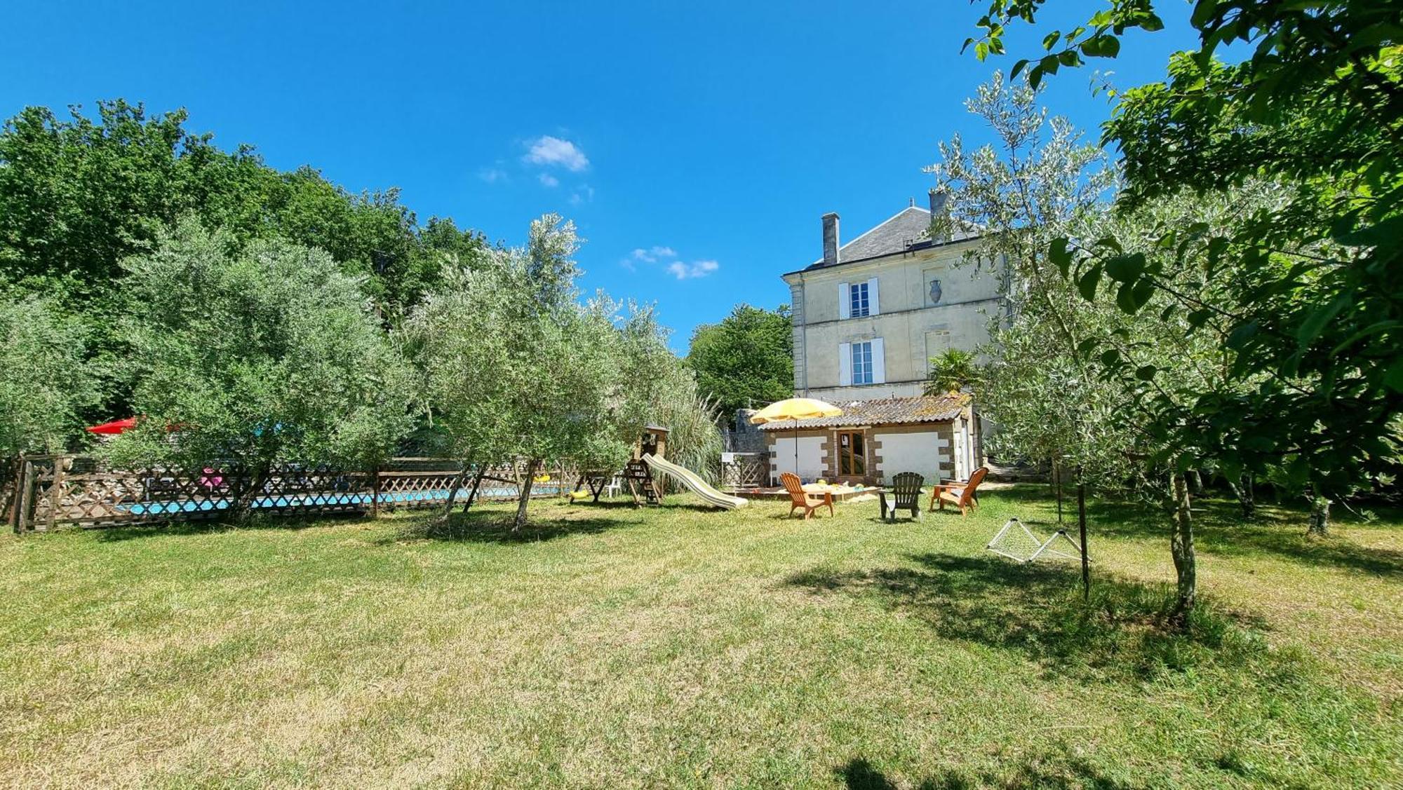 Villa Domaine De Rochebonne Saint-Just-Luzac Exterior foto