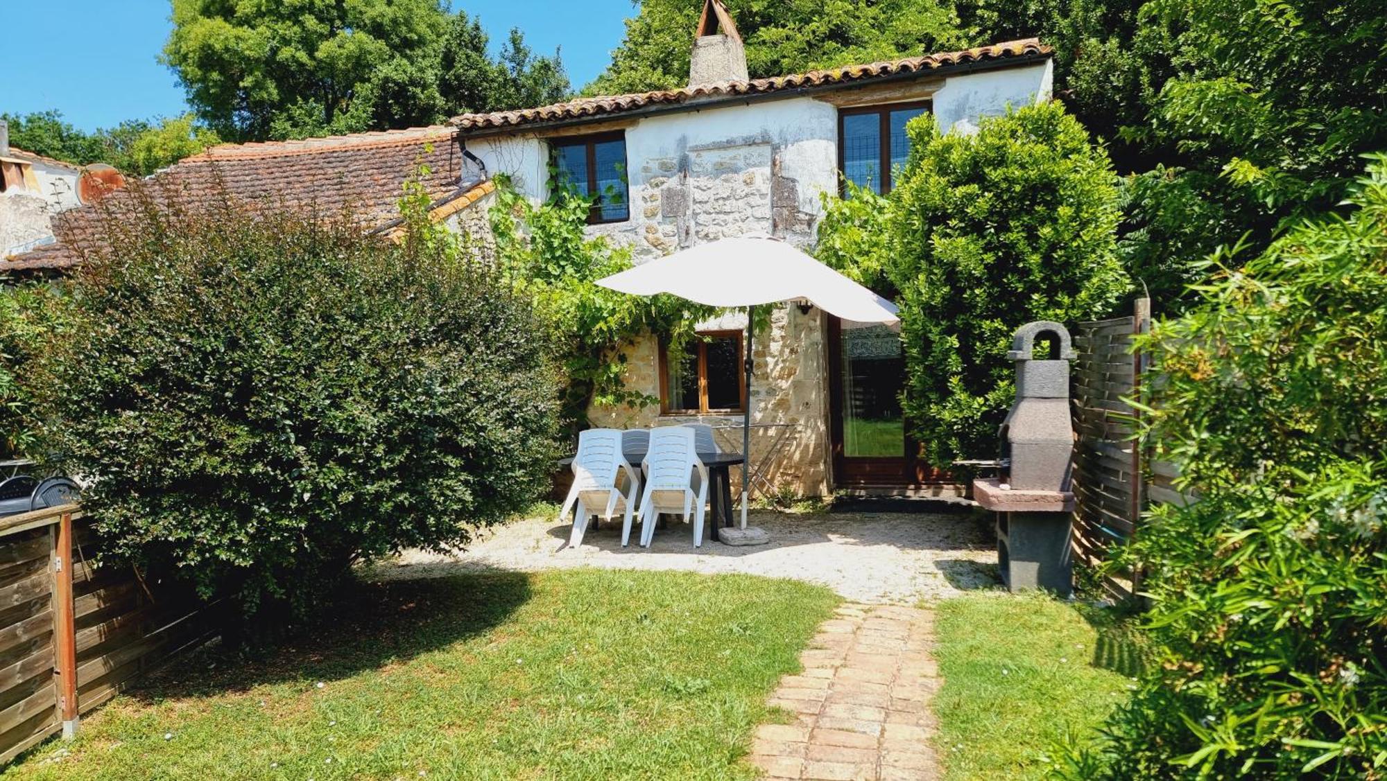 Villa Domaine De Rochebonne Saint-Just-Luzac Exterior foto