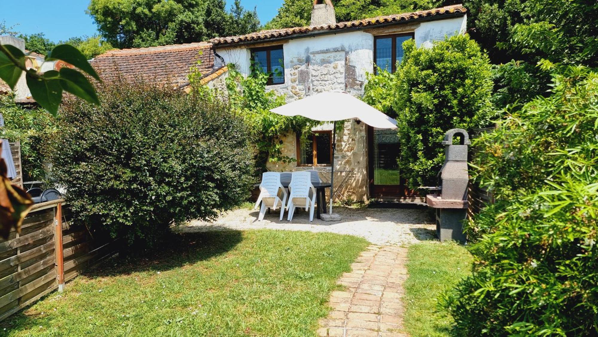 Villa Domaine De Rochebonne Saint-Just-Luzac Exterior foto